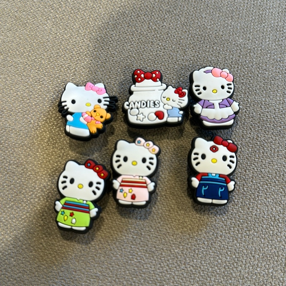 Crocs jibbetz new 6 charmz $$$$$